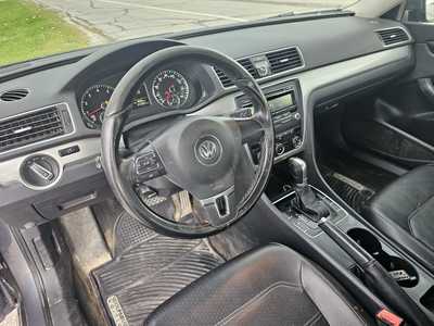 2015 Volkswagen Passat, $3950. Photo 7