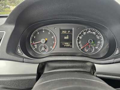 2015 Volkswagen Passat, $3950. Photo 9