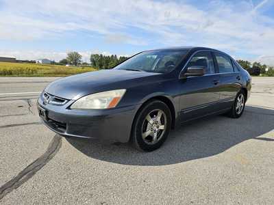 2005 Honda Accord, $2200. Photo 2