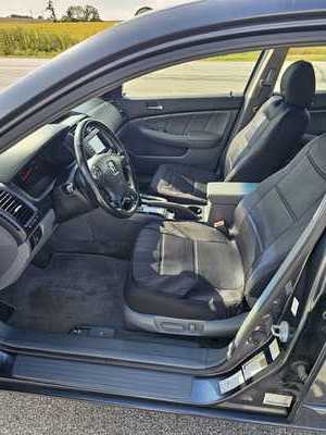 2005 Honda Accord, $2200. Photo 6
