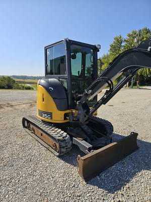 2019 John Deere , $39500. Photo 2