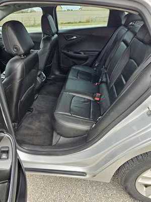 2016 Chevrolet Malibu, $3950. Photo 5