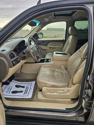 2011 Chevrolet Tahoe, $3900. Photo 7