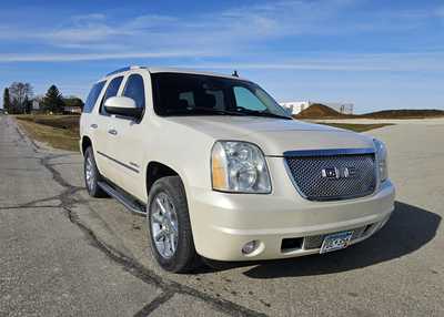 2010 GMC Yukon, $3900. Photo 1