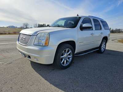 2010 GMC Yukon, $3900. Photo 2