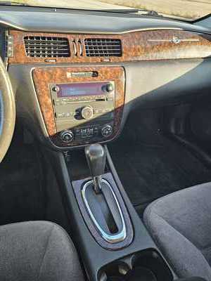 2014 Chevrolet Impala, $3900. Photo 8