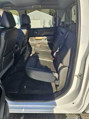 2017 Chevrolet 3500 Crew Cab, $22500. Photo 6