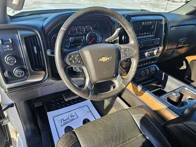 2017 Chevrolet 3500 Crew Cab, $22500. Photo 8