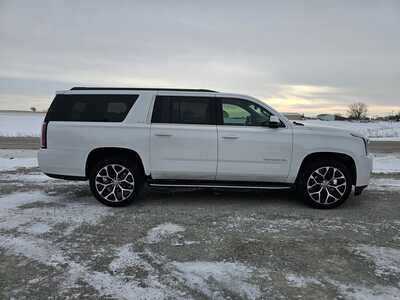 2015 GMC Yukon XL, $9900. Photo 3