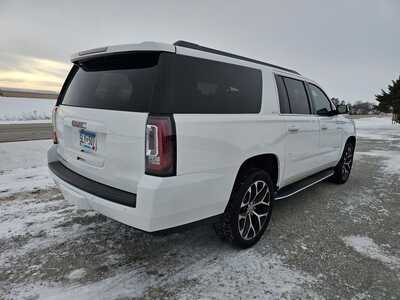 2015 GMC Yukon XL, $9900. Photo 4