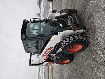 2022 Bobcat S22 , $33500. Photo 3
