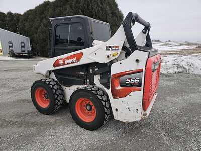 2022 Bobcat S22 , $33500. Photo 5
