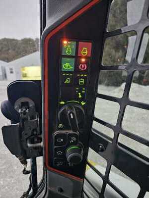 2022 Bobcat S22 , $33500. Photo 8