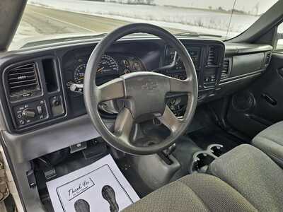 2006 Chevrolet 2500 Reg Cab, $12900. Photo 6