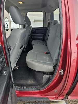 2013 RAM 1500 Crew Cab, $3500. Photo 5