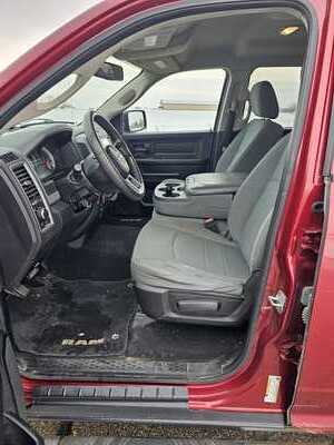 2013 RAM 1500 Crew Cab, $3500. Photo 6