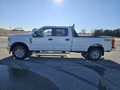 2019 Ford F350 Crew Cab, $26000. Photo 3