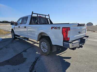 2019 Ford F350 Crew Cab, $26000. Photo 4