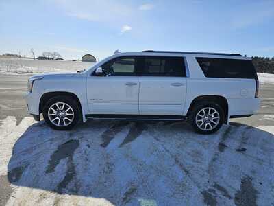 2015 GMC Yukon XL, $18500. Photo 3
