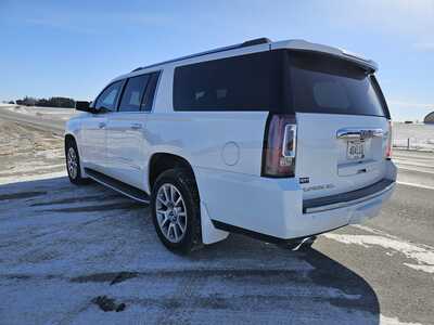 2015 GMC Yukon XL, $18500. Photo 4