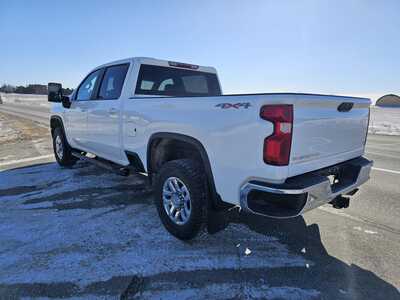 2020 Chevrolet 2500 Crew Cab, $29500. Photo 4