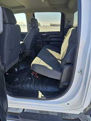 2020 Chevrolet 2500 Crew Cab, $29500. Photo 7