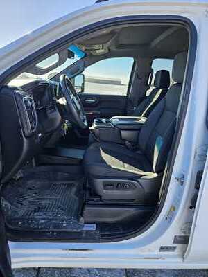 2020 Chevrolet 2500 Crew Cab, $29500. Photo 8