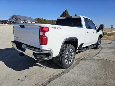 2020 Chevrolet 2500 Crew Cab, $27500. Photo 4