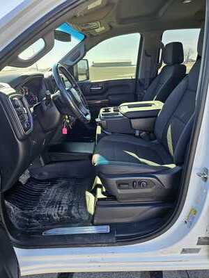 2020 Chevrolet 2500 Crew Cab, $27500. Photo 6