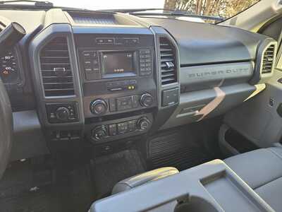 2019 Ford F250 Crew Cab, $23500. Photo 6