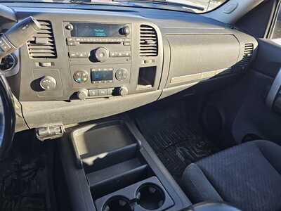 2008 Chevrolet 2500 Ext Cab, $8500. Photo 7
