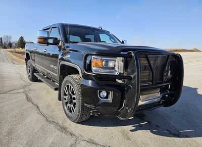 2017 GMC 2500 Crew Cab, $29500. Photo 1