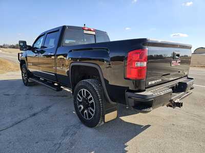 2017 GMC 2500 Crew Cab, $29500. Photo 3