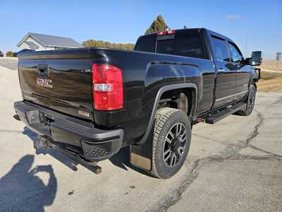 2017 GMC 2500 Crew Cab, $29500. Photo 4