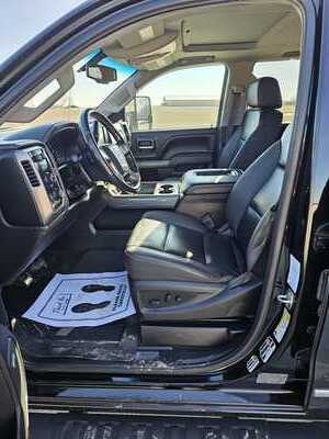 2017 GMC 2500 Crew Cab, $29500. Photo 7