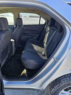 2017 Chevrolet Equinox, $3950. Photo 6