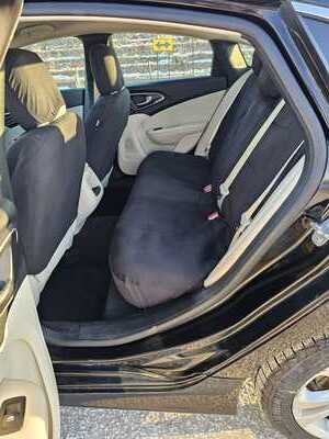 2015 Chrysler 200, $3950. Photo 6