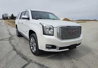 2016 GMC Yukon XL, $10500. Photo 1