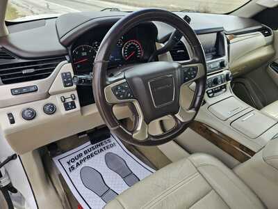 2016 GMC Yukon XL, $10500. Photo 9