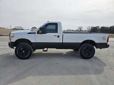 2013 Ford F250 Reg Cab, $10500. Photo 3
