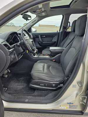 2014 Chevrolet Traverse, $5500. Photo 7