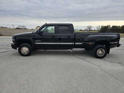 2005 GMC 3500 Crew Cab, $9900. Photo 3