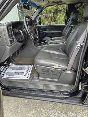 2005 GMC 3500 Crew Cab, $9900. Photo 7
