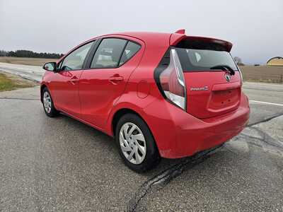 2015 Toyota Prius, $6500. Photo 4