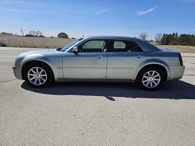 2005 Chrysler 300, $3500. Photo 3