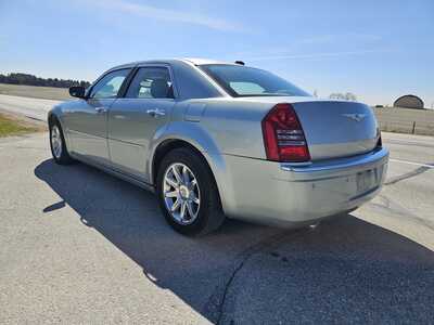 2005 Chrysler 300, $3500. Photo 4