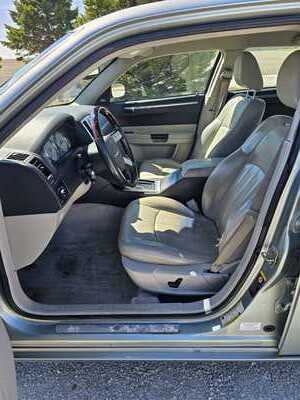 2005 Chrysler 300, $3500. Photo 6