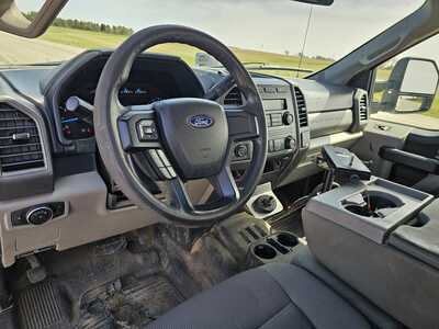 2017 Ford F250 Ext Cab, $9500. Photo 7