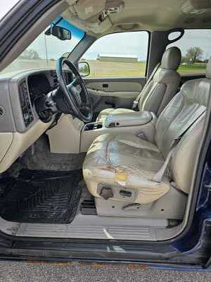 2000 Chevrolet Tahoe, $4800. Photo 5