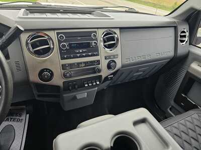 2013 Ford F250 Crew Cab, $8500. Photo 8